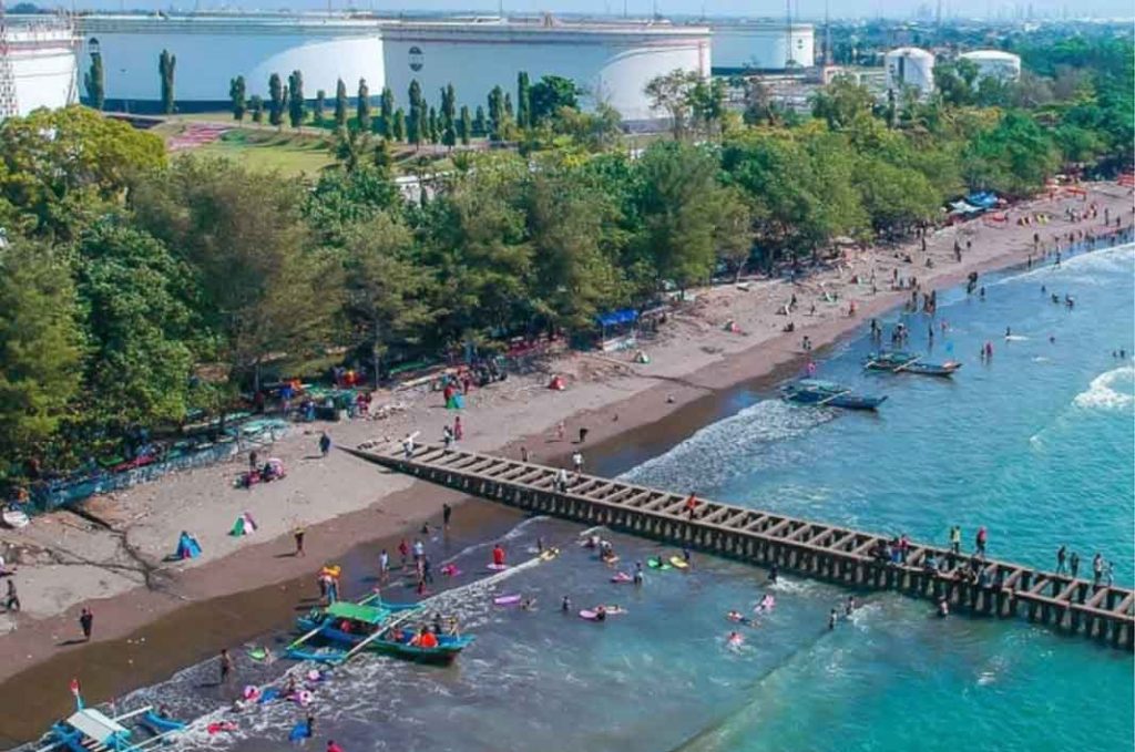 Dermaga Teluk Penyu: A Coastal Escape Where Turtles Welcome You