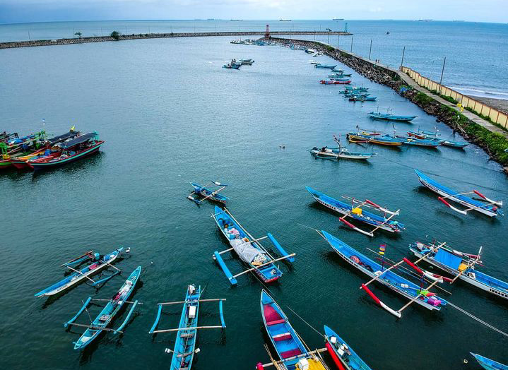 Dermaga Teluk Penyu: Heartbeat of Cilacap's Coast